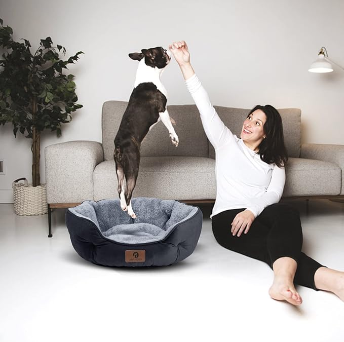 Cama Redonda de Forro Polar: ¡Descanso Profundo y Seguro para tu Mascota!